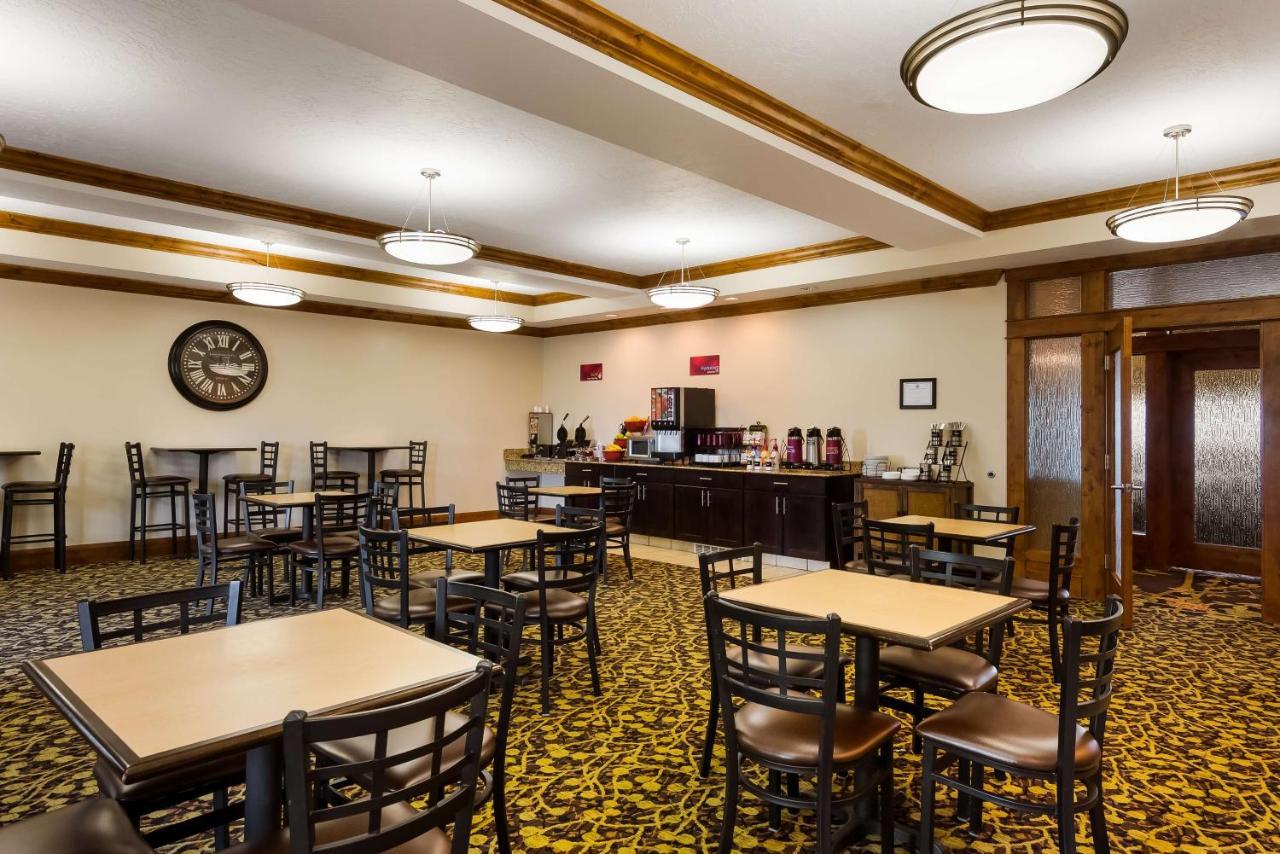 Best Western Plus Landmark Hotel Ballard Екстериор снимка