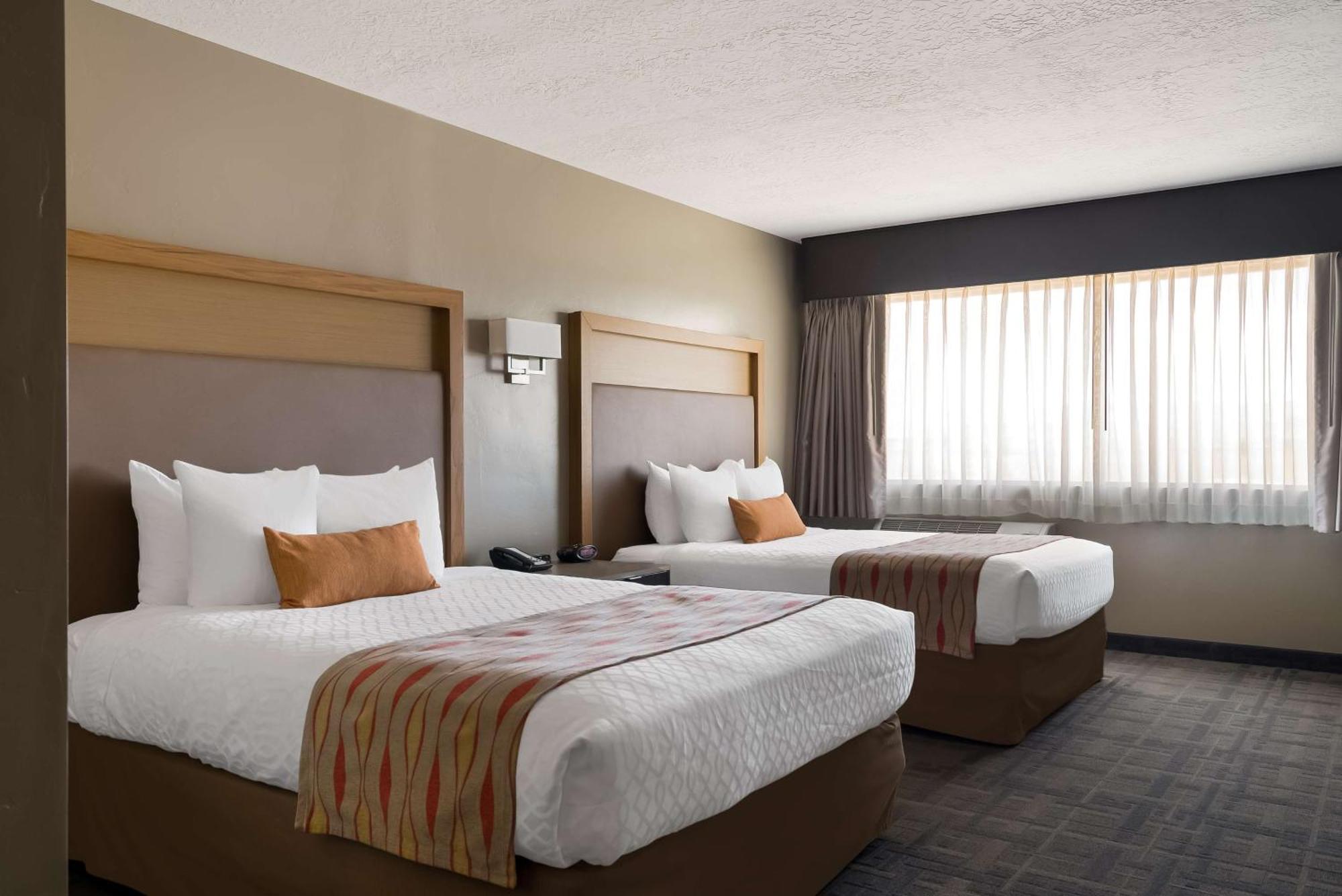 Best Western Plus Landmark Hotel Ballard Екстериор снимка