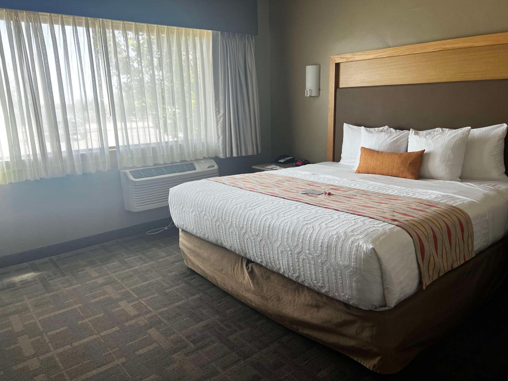 Best Western Plus Landmark Hotel Ballard Екстериор снимка