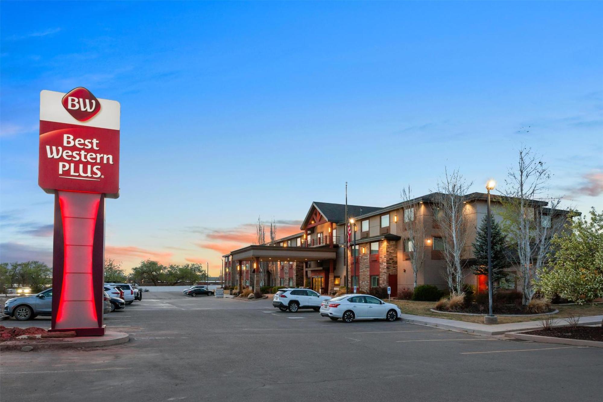 Best Western Plus Landmark Hotel Ballard Екстериор снимка